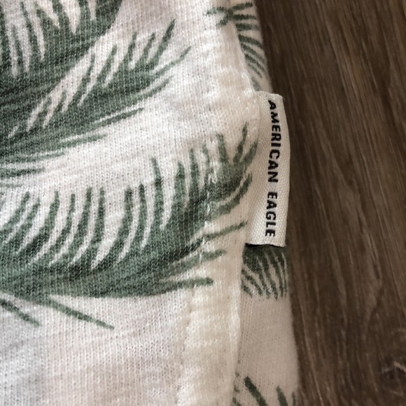 NWOT! - AMERICAN EAGLE OUTFITTERS 100% Cotton Short Sleeve Button Down - Picture 4 of 10